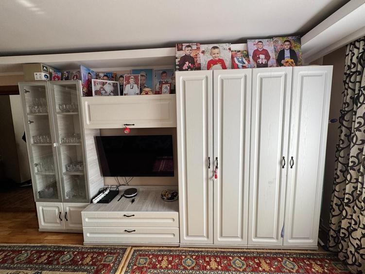 Apartament cu 3 camere decomandat în Exterior Vest