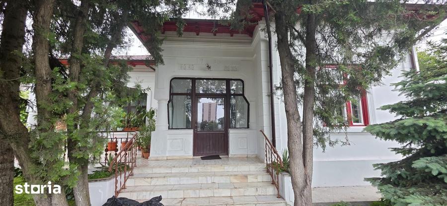 Casă cu 4 camere cu Teren 500 Mp în Far