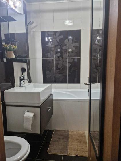 Apartament cu 2 camere decomandat în Micro 18