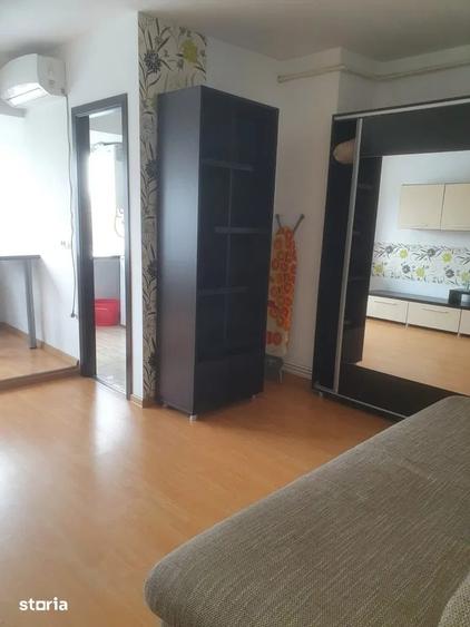 Garsonieră decomandată în Județean