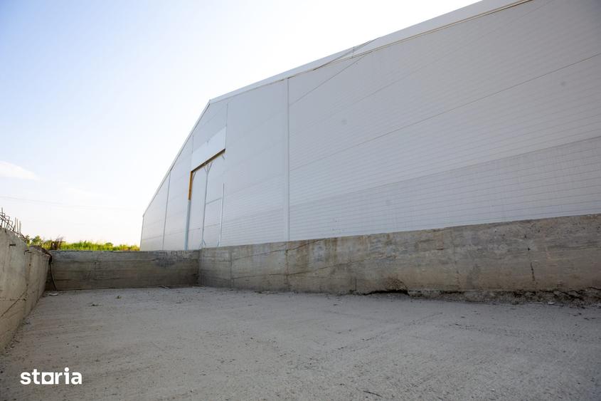 Spațiu comercial, de 1,600 mp, în Industrială