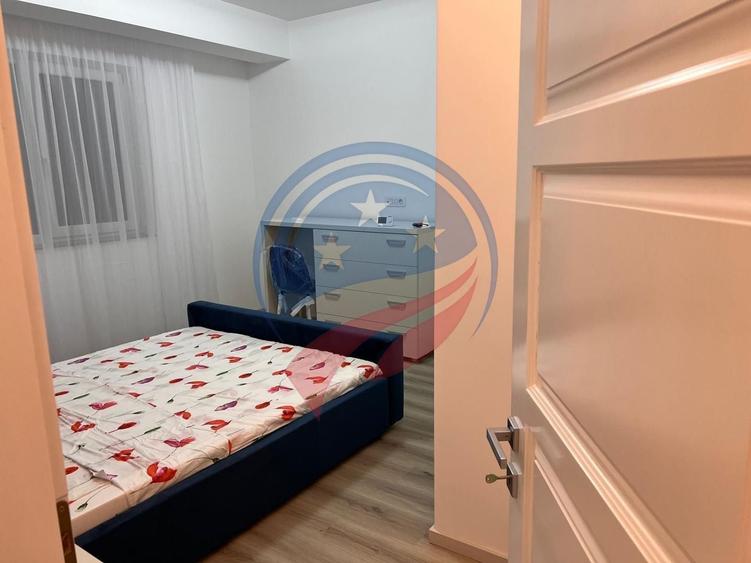 Apartament cu 3 camere semidecomandat în Central