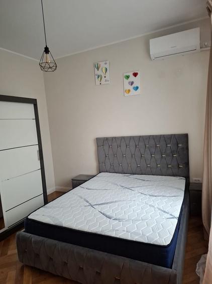 Apartament cu 3 camere semidecomandat în Iași