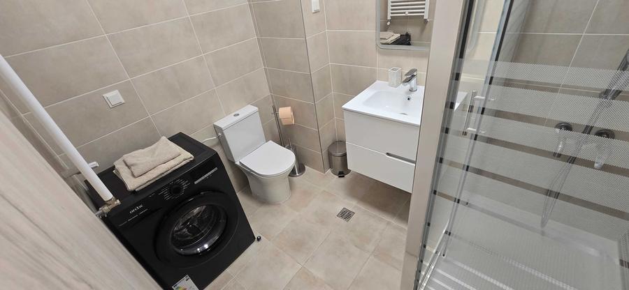 Apartament cu 2 camere decomandat în Lacul Morii