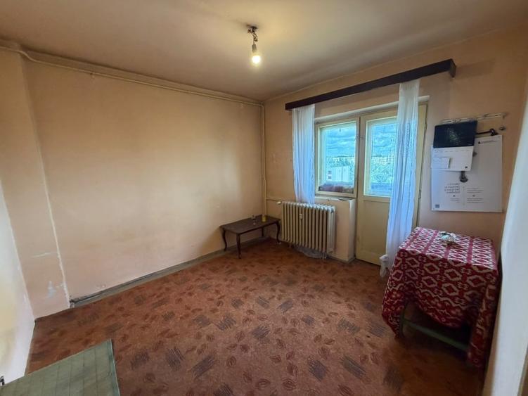 Apartament cu 3 camere decomandat în Militari