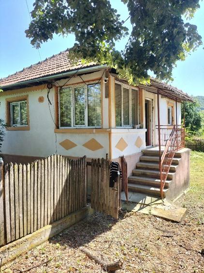 Casă cu 3 camere cu Teren 900 Mp în Gâlcești