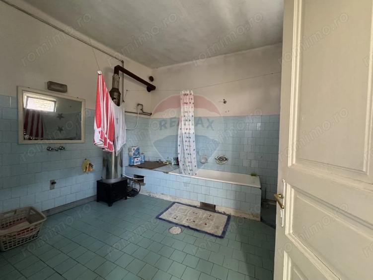 Casă cu 3 camere cu Teren 730 Mp în Central
