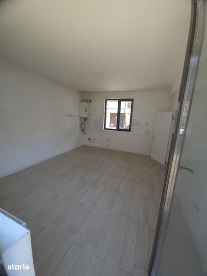 Casă cu 4 camere cu Teren 120 Mp în Central