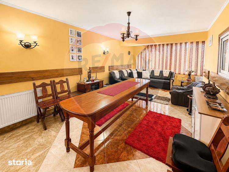 Casă cu Teren 1010 Mp în Periș