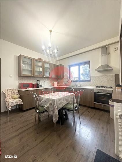 Casa Spatioasa cu Teren de 1000 mp | Poiana - 6