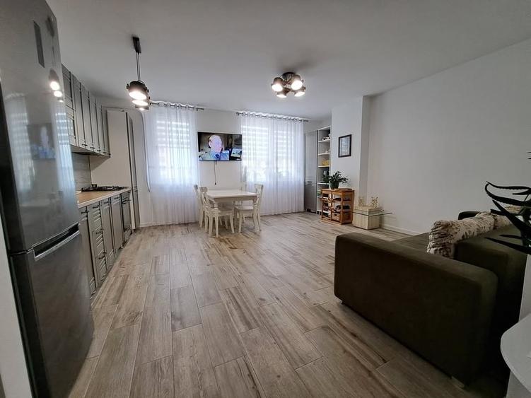 Apartament cu 3 camere decomandat în Cug