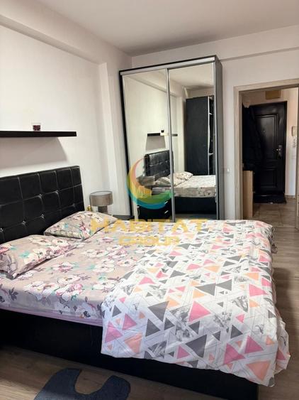 Apartament cu 2 camere semidecomandat, mobilat în Est