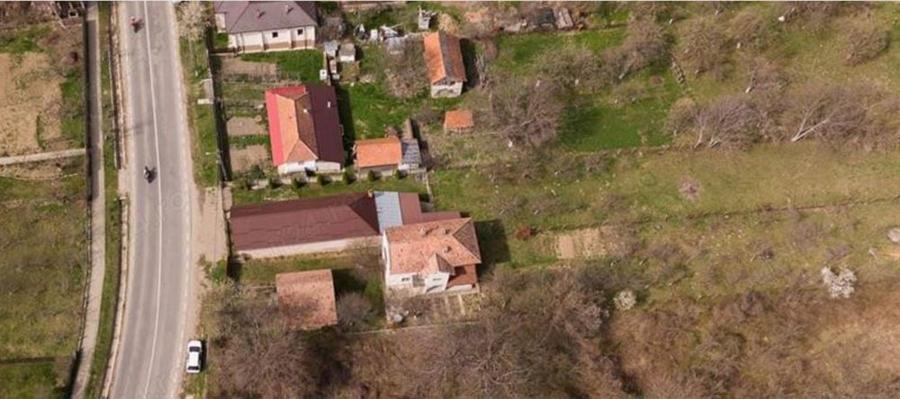 Casă cu 3 camere în Viperești