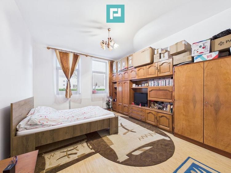 Casă individuală cu 6 camere cu Teren 249 Mp în Pârneava