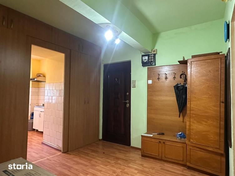 Apartament cu 3 camere decomandat în Nufărul