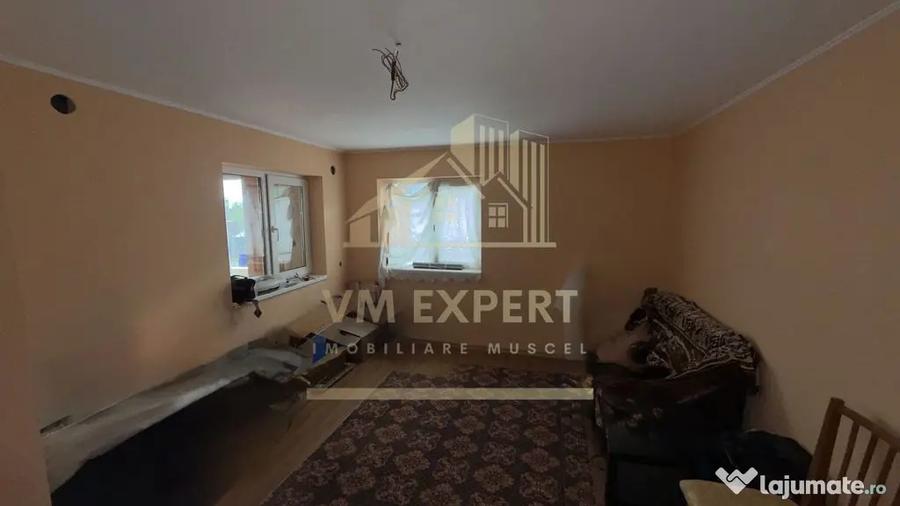 Casă cu 4 camere cu Teren 1000 Mp în Albești