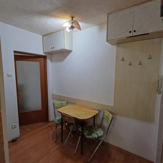 Apartament cu 2 camere semidecomandat în Exterior Vest