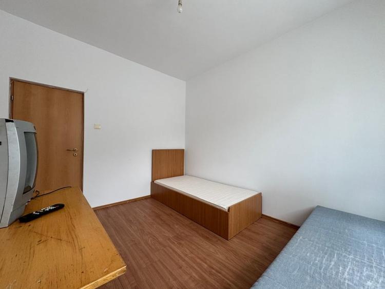 Casă individuală cu 18 camere decomandat cu Canalizare în Carierei