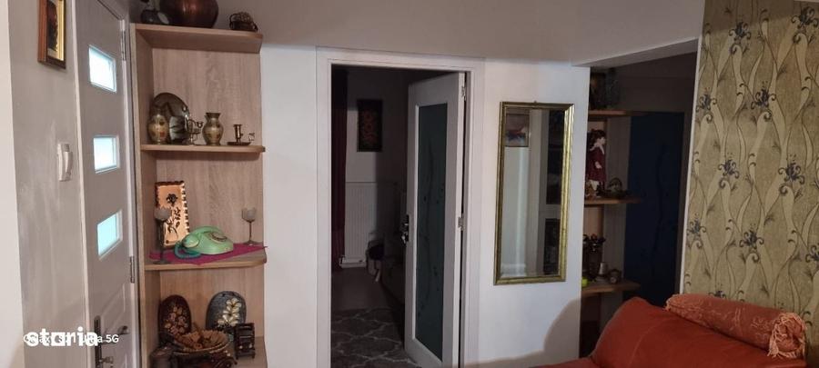 Apartament cu 3 camere decomandat în Ostroveni