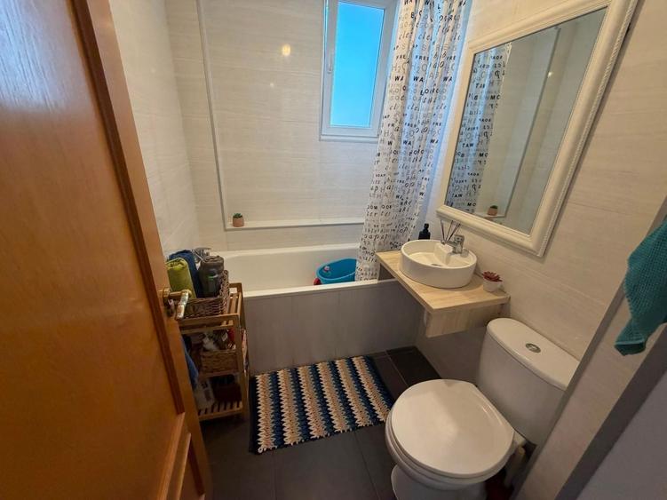 Apartament cu 3 camere decomandat, mobilat în Central