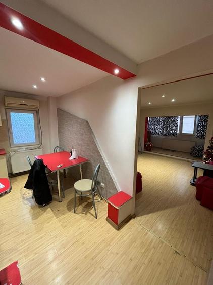Apartament cu 3 camere decomandat, mobilat în Central