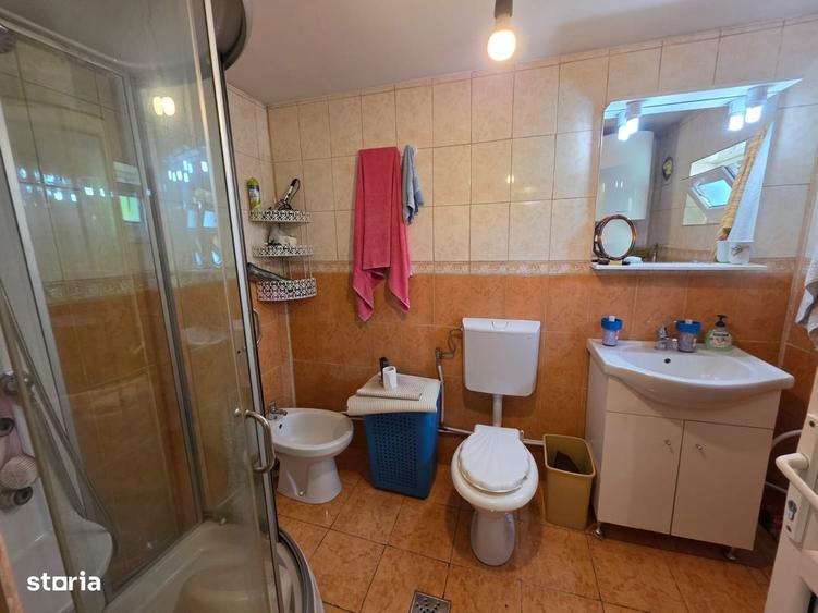 Casă cu 2 camere cu Teren 1200 Mp în Central