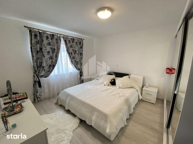 Casă cu 6 camere decomandat cu Teren 264 Mp în Tineretului