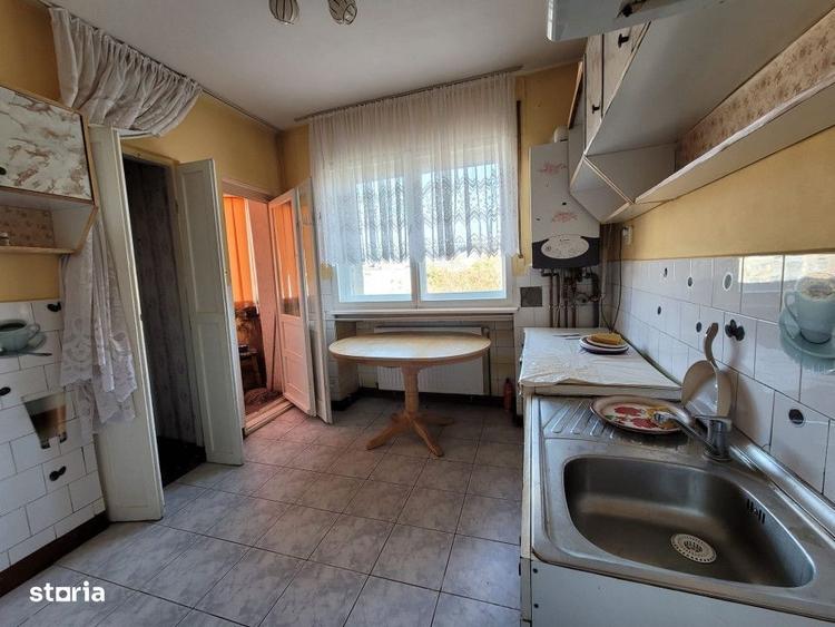 De Vanzare apartament 3 camere Micro 16 - 6