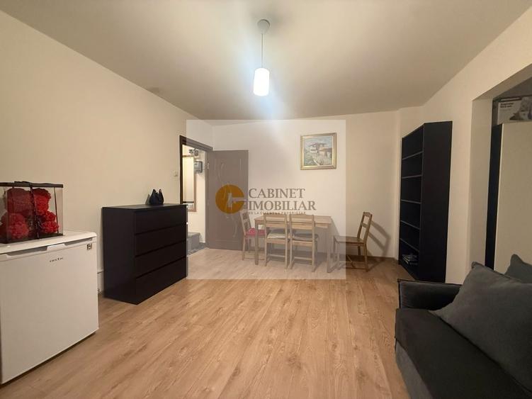 Apartament cu 2 camere semidecomandat, mobilat în Universitate