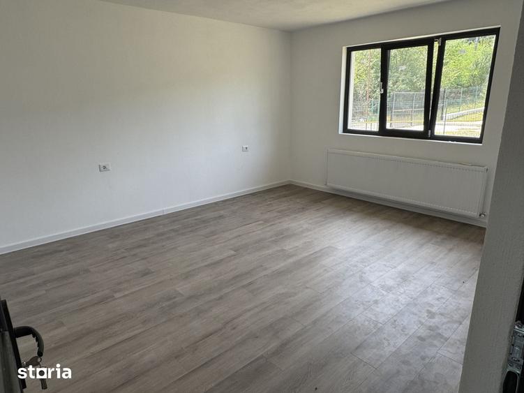 Casă cu 3 camere cu Teren 500 Mp în Mihăești