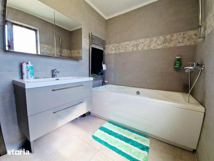 Casă cu 5 camere cu Teren 2936 Mp în Coșoveni