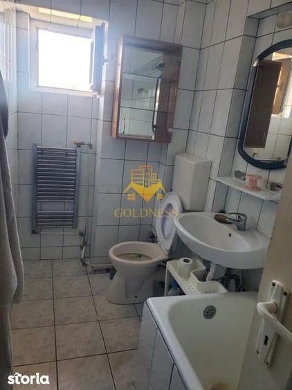 Apartament cu 3 camere, mobilat în Între Lacuri