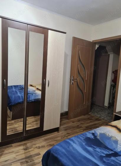 Apartament cu 3 camere decomandat în Brezoi