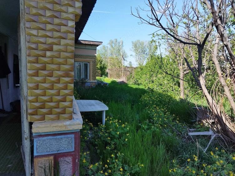 Casă cu 3 camere cu Teren 3500 Mp în Slobozia