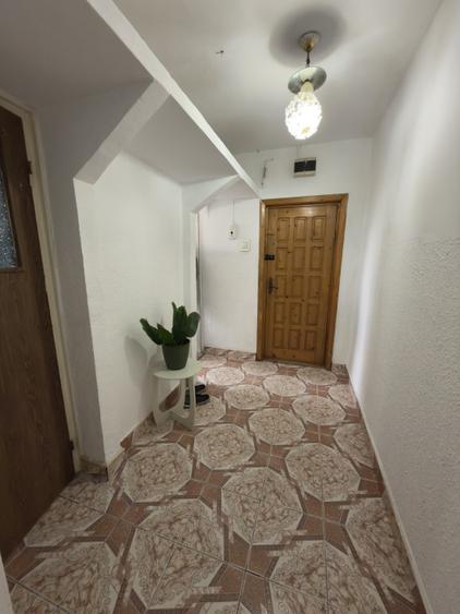 Apartament cu 2 camere semidecomandat în Vest