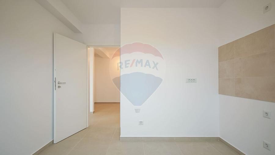 Apartament cu 2 camere decomandat în Tractorul