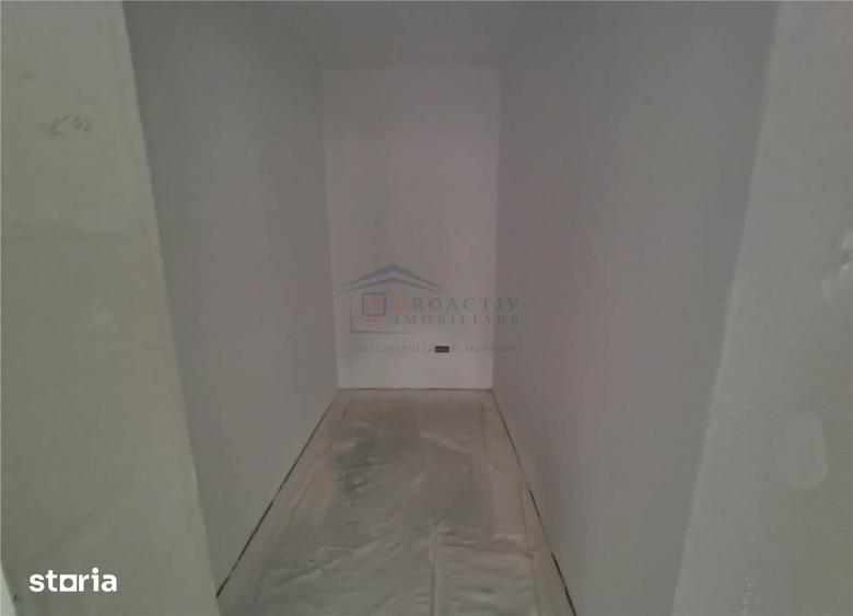 Apartament cu 3 camere decomandat în Șcheia
