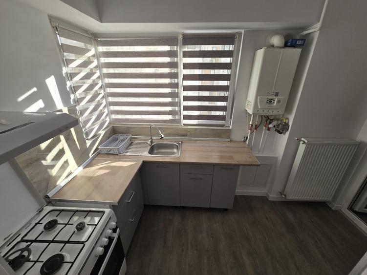 Apartament cu 2 camere decomandat în 13 Septembrie