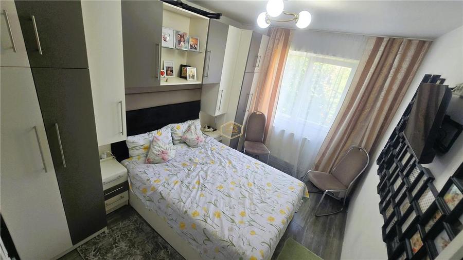 Apartament cu 2 camere semidecomandat în Botizului