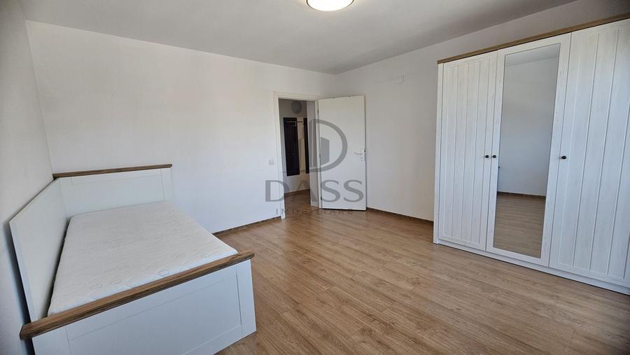 Apartament cu 6 camere decomandat, mobilat în Turnișor