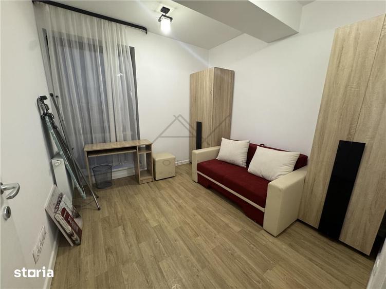 Casă cu 4 camere cu Piscina în Central