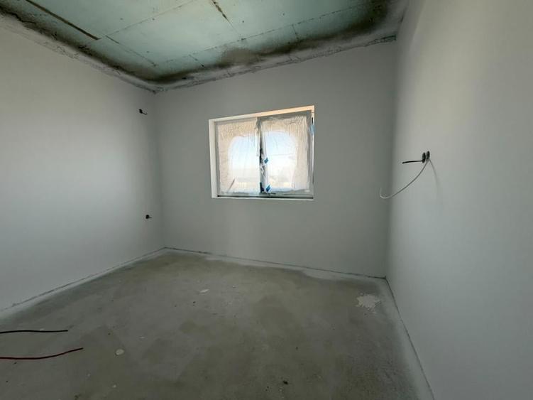 Casă cu 3 camere cu Teren 380 Mp în Berceni
