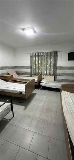 Casă cu 8 camere cu Teren 2669 Mp în Tinca