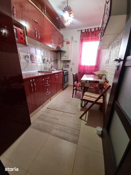 Garsonieră decomandată în Vitan