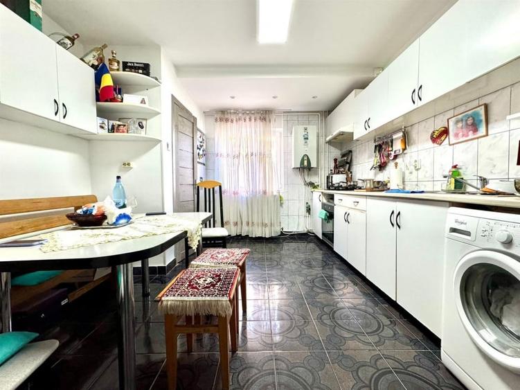 Apartament cu 2 camere decomandat în Între Lacuri