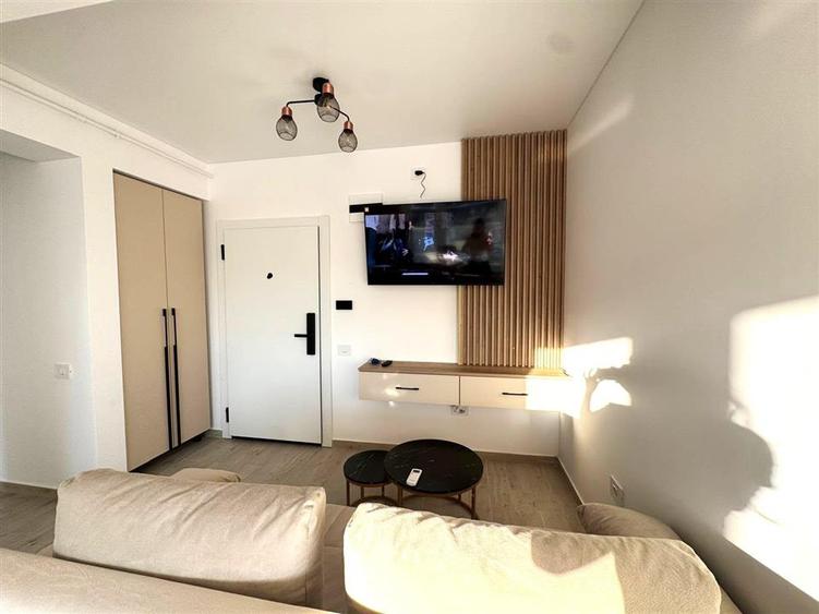 Apartament cu 2 camere decomandat, mobilat în Est