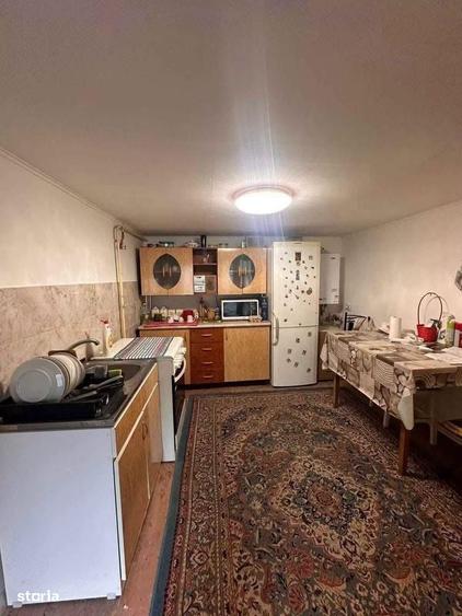 Casă cu 3 camere cu Teren 1300 Mp în Central