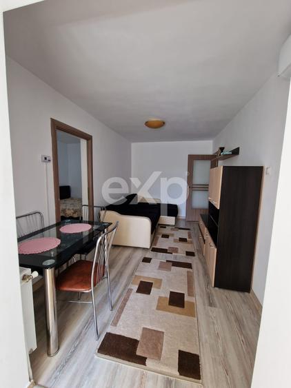 Apartament cu 2 camere semidecomandat, mobilat în Micro 11