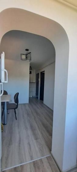 Apartament cu 2 camere decomandat, mobilat în Podul de Fier