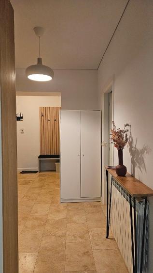 Apartament cu 2 camere decomandat, mobilat în Central